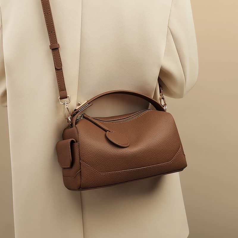 Women’s Bags autumn and winter women's versatile handbags this year's popular genuine leather large capacity high end new commuter bags