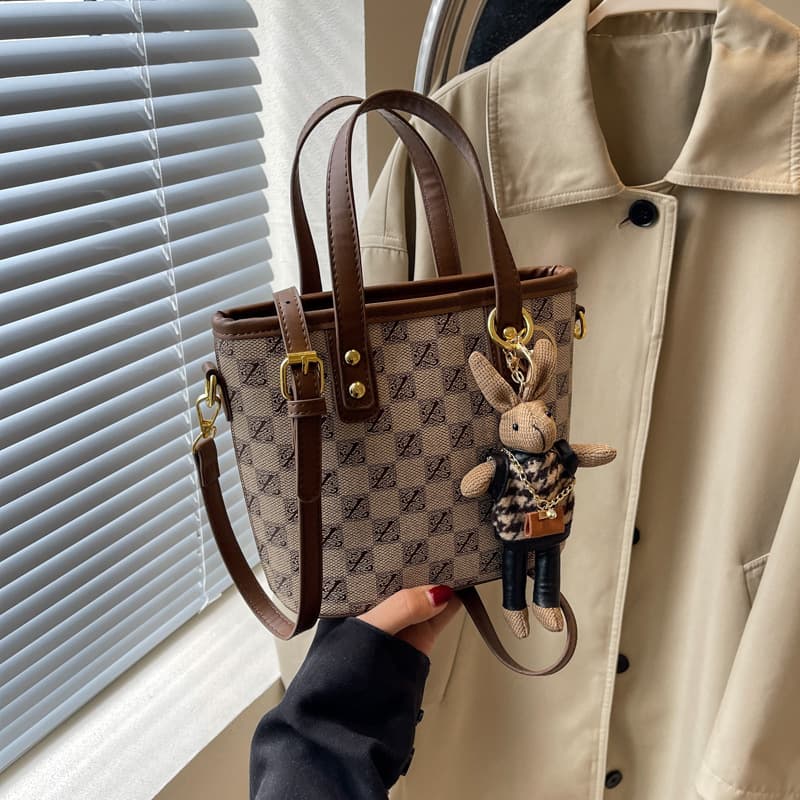 High-End For Women 2024 New Fashion Niche Design Shoulder Elegant Simple Bucket Trendy Crossbody Bag