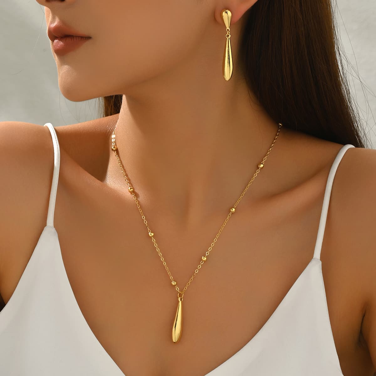 Fashionable Vintage Style Cross-border Bestseller: European And American Style Women's Necklace Set With Geometric Water Drop Design,