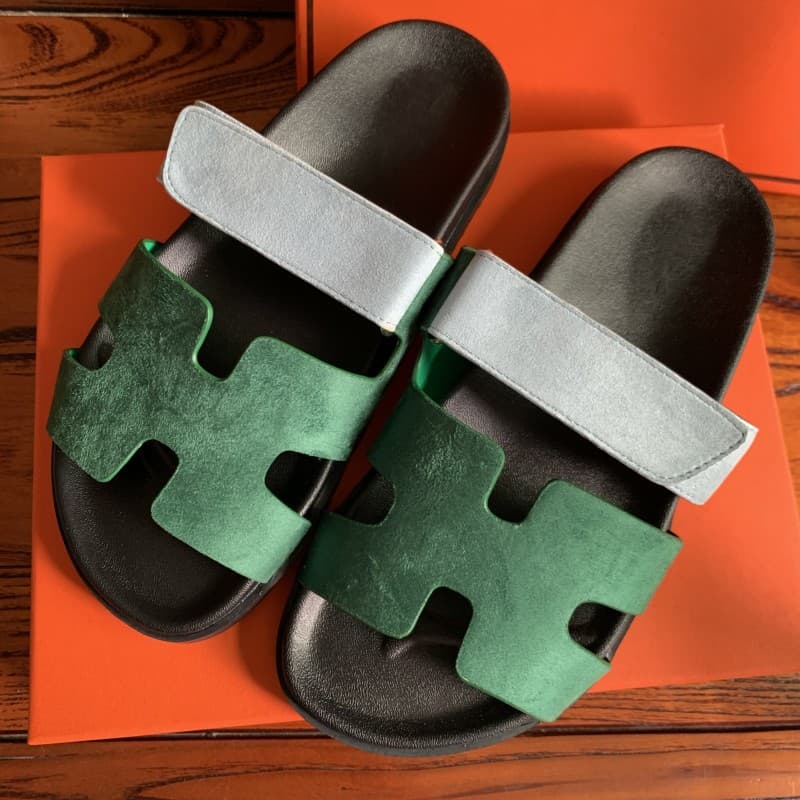 Chaussons d'extérieur pour femmes, style pur et original, semelles plates en cuir, velcro, pour la plage, 2025