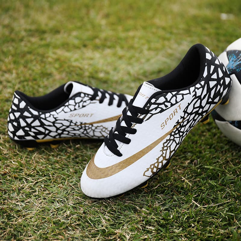 Assassin Soccer For Adults And Children, Low-Cut AG Long Broken Studs, Artificial Grass, Five-A-Side Training Shoes