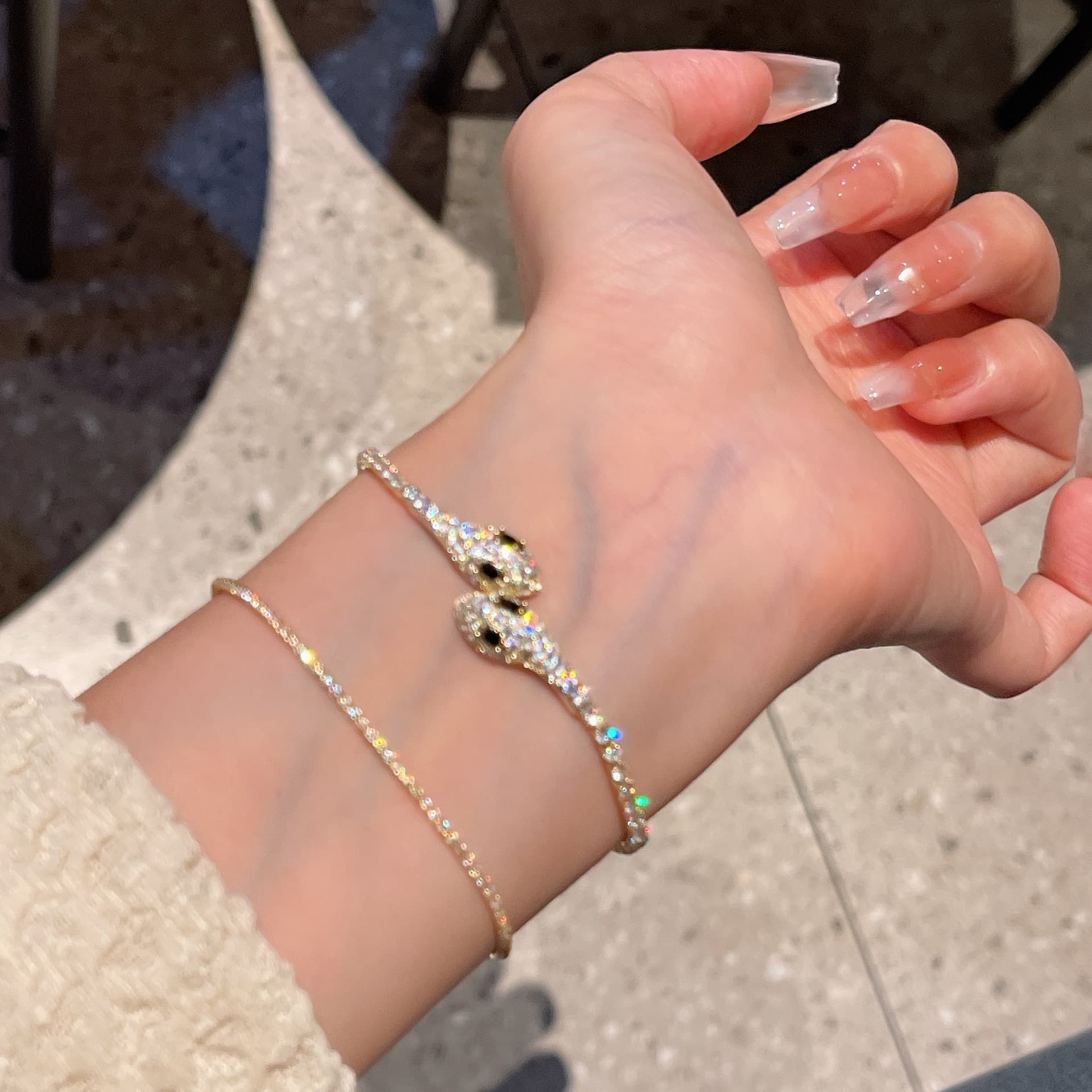 Good-looking snake-shaped bracelet drawstring inlaid with diamonds, niche and versatile, simple zircon bracelet