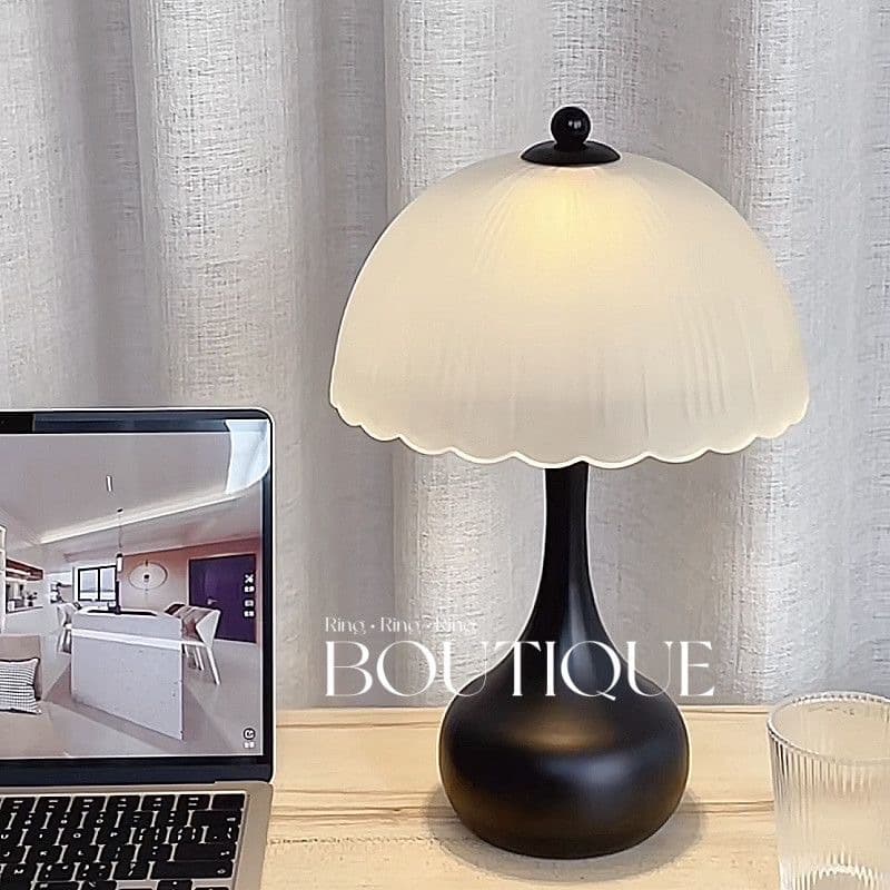 Nordic INS High-End Girly Bedroom Bedside Atmosphere Wedding Eternal Light American Mushroom Table Lamp