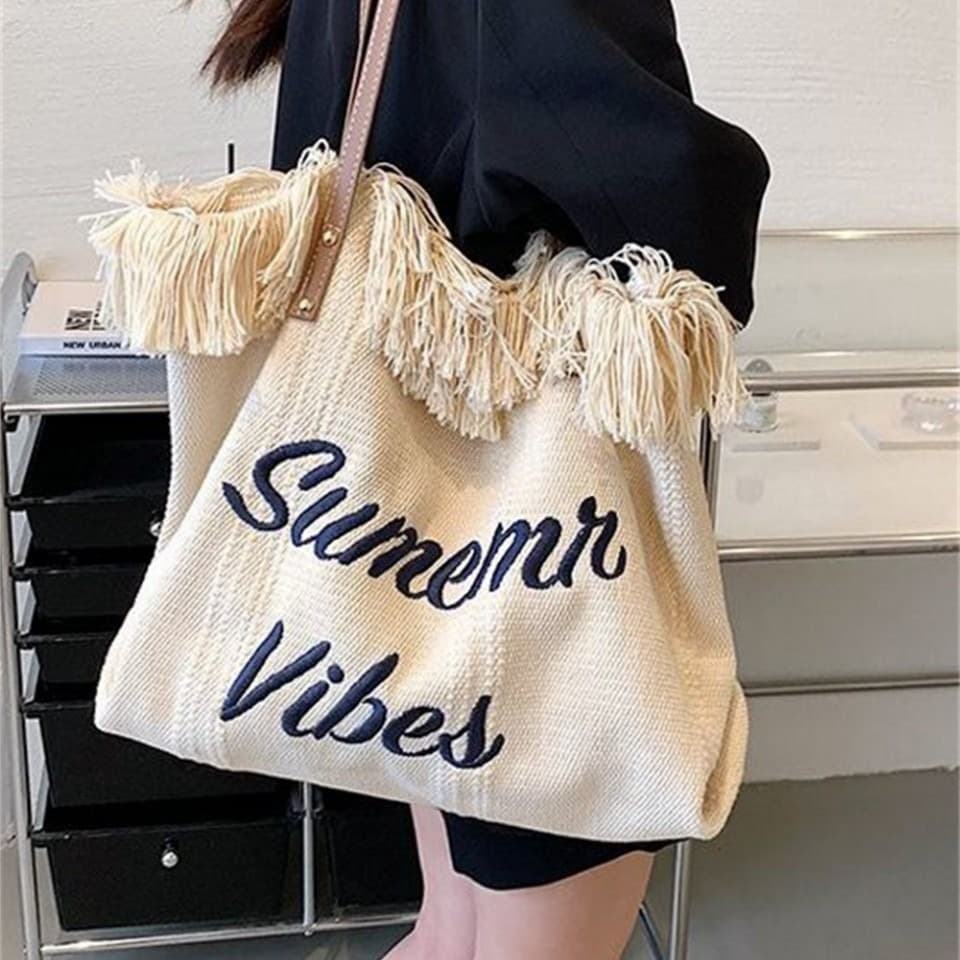 Women's 2026 Autumn/Winter New Large Capacity Versatile Single Shoulder Tassel Tote Bag Retro Fashion Simple Handbag