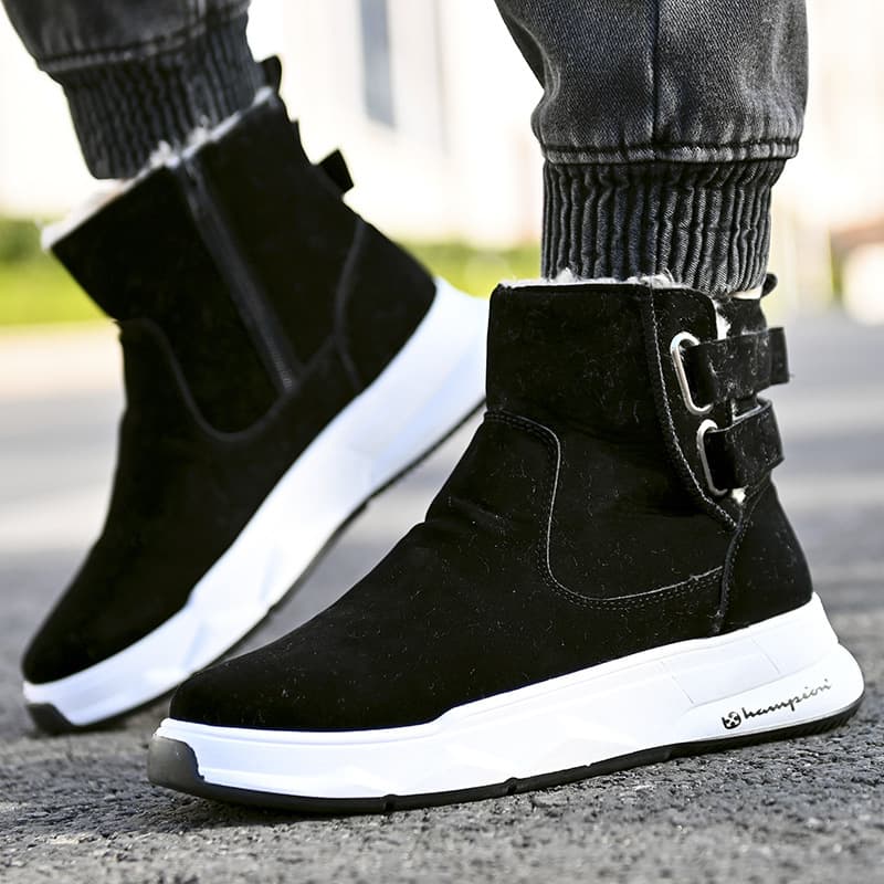 High top shoes for men in winter 2024, new plush and warm shoes, thick soled snow boots, men's belt buckle cotton boots