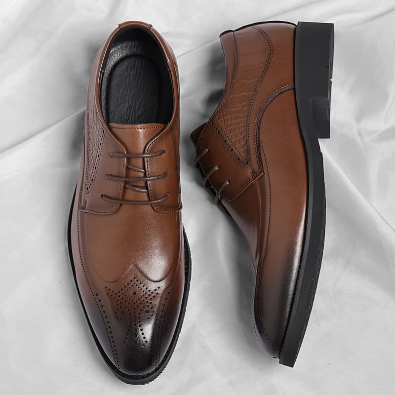 Euro Step Brogue Carved Business Formal Gentleman Shiny Leather Pointed Toe Wedding Men's Performance Office Shoes