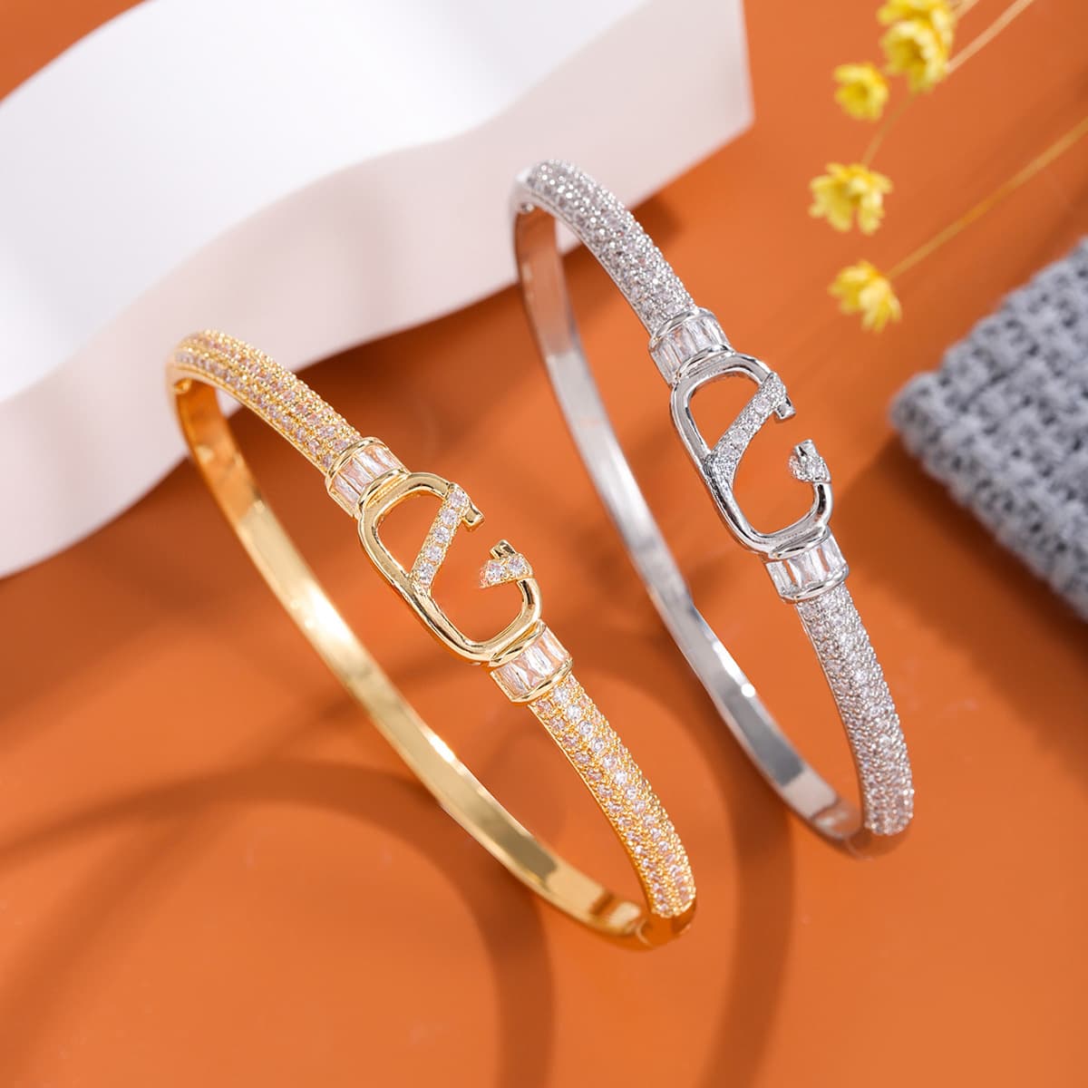 Premium sense, new personalized ins light luxury women's bracelet with diamonds