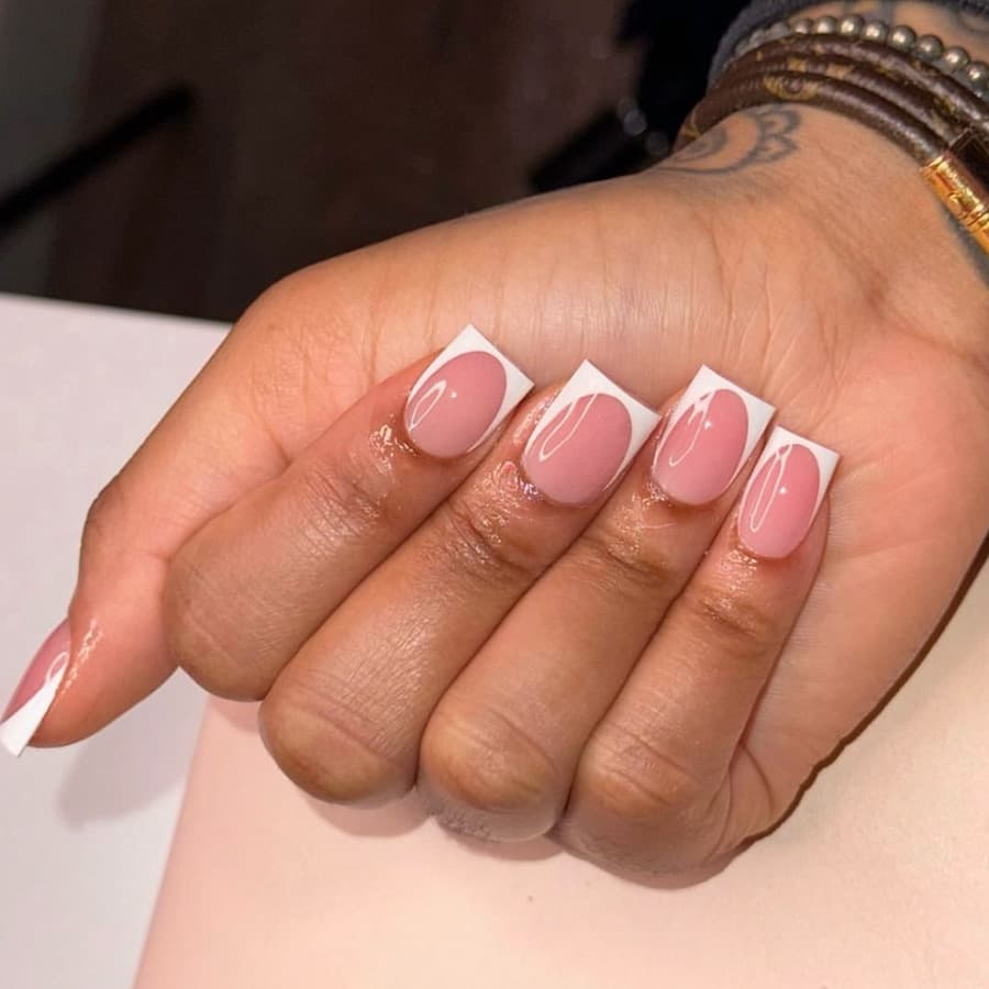 Short glossy square nail simple pink French white edge wear nail European and American versatile elegant wear nail manicure 24 pieces