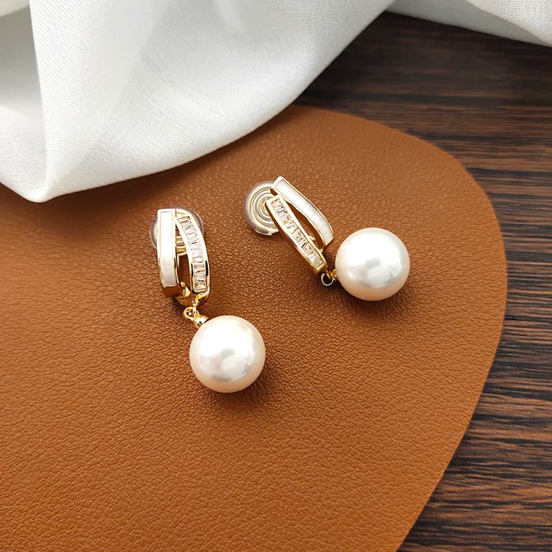 Temperament French Style No Ear Piercing Mosquito Coil Ear Clip Pearl Earrings For Women New Style Cold Style Long Earrings Simple Earrings