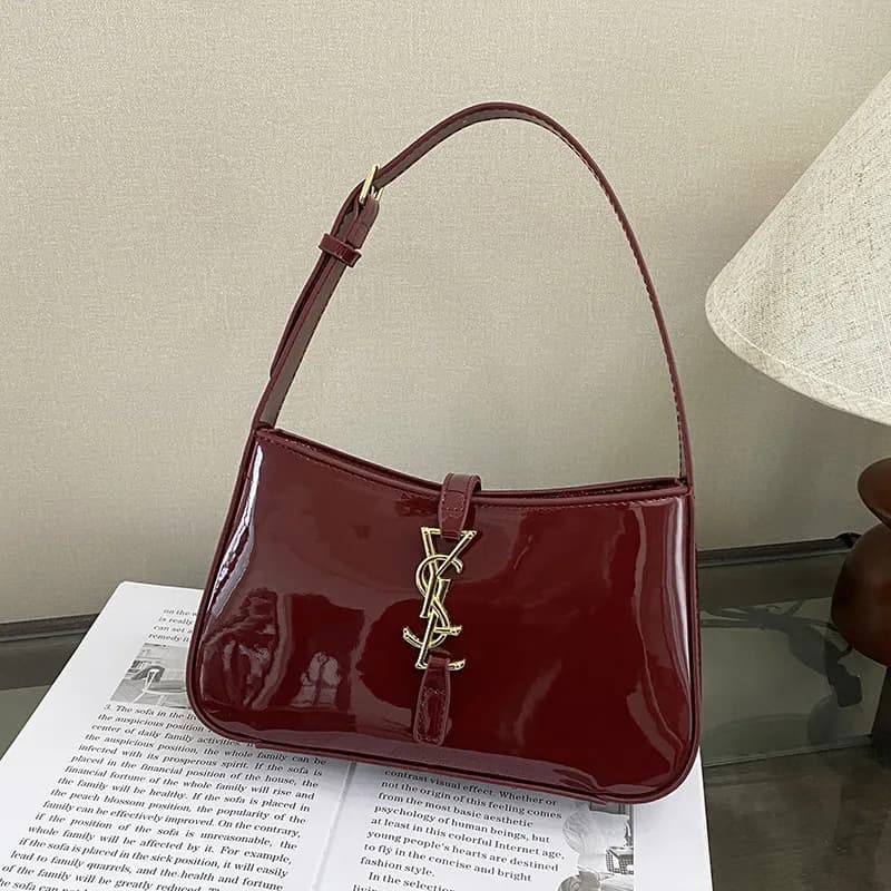 Sac bandoulière haut de gamme tendance pour femme, collection 2025.