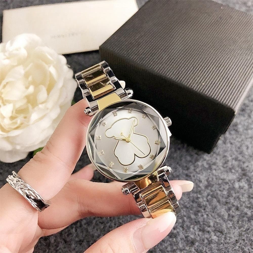 2024 Girls and Children's Watch Christmas Gift Watch Pointer Swiss Watch Women's Fashion Gold Watch 3-pin Bear Dial Steel Band Quartz Watch