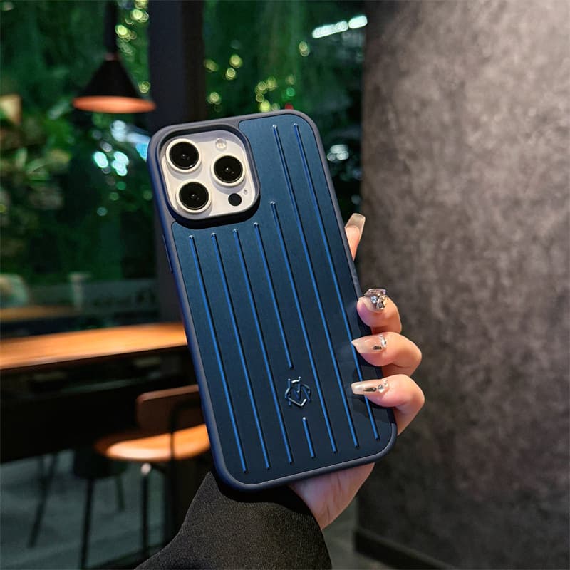 Étui en alliage d'aluminium compatible avec iPhone 16 Pro Max, iPhone 15 et 14, protection intégrale tendance.