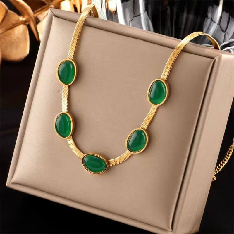 Titanium Steel Retro Five Emerald Blade Chain Bracelet Necklace Set Advanced Design Sense Niche Necklace Accessories