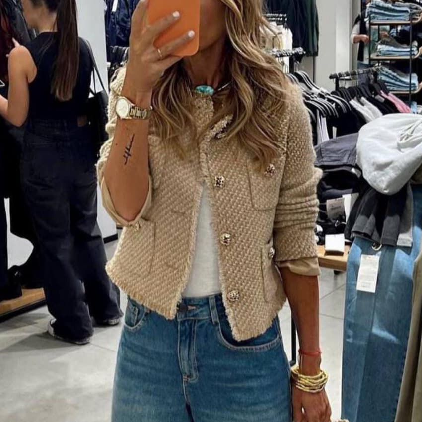 Single-Breasted Cropped Blazer – Structured Princess Sleeves & 3D Embroidery (Office-to-Aperitif Transitional Jacket)​