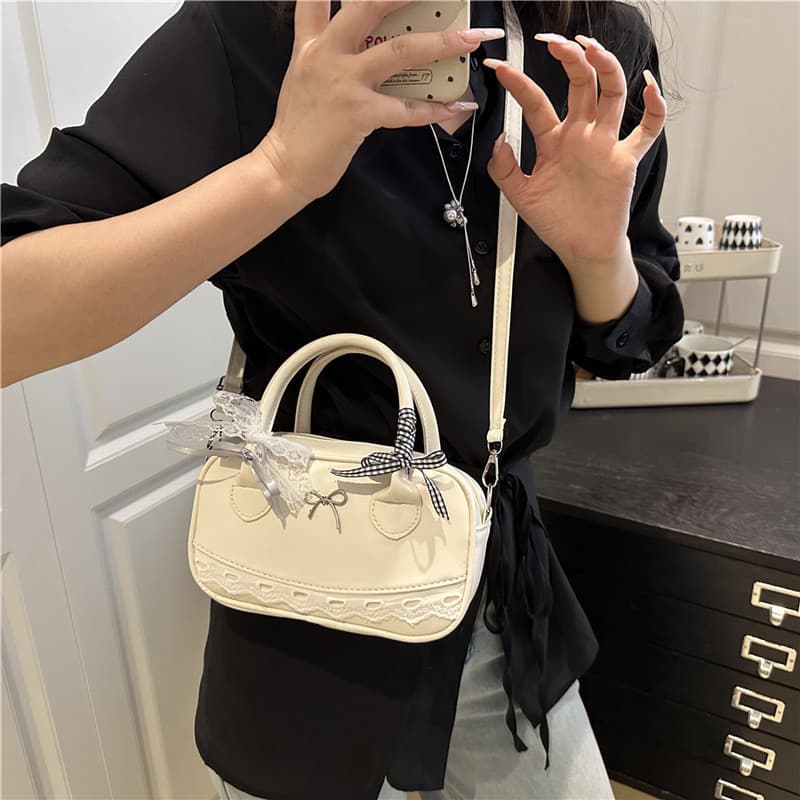 Simple Large Capacity Fashion Texture Trend Leisure Crossbody Hand Held Single Shoulder Bowling Bag For Women
