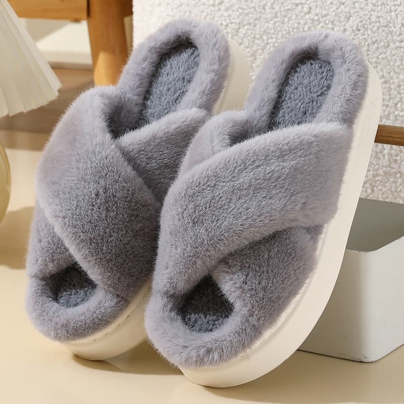 Pantoufles chics à brides croisées en fourrure pour femmes - Chaussons d'intérieur à plateforme en mousse à mémoire de forme ultra-douce pour u