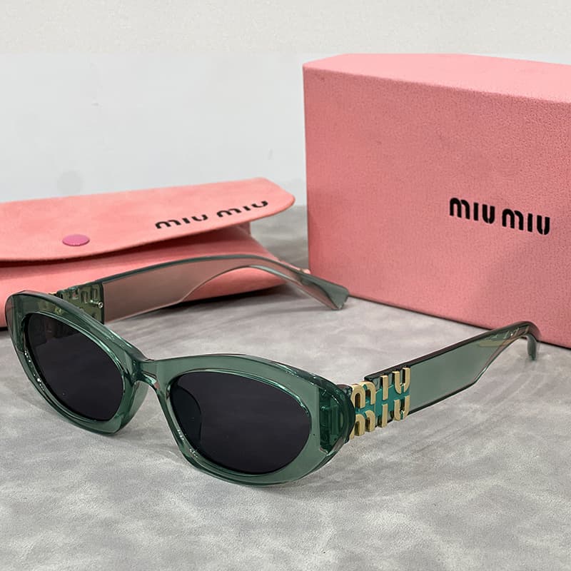 Lunettes de soleil MM de haute qualité, style œil de chat, monture fine, monture rétro élégante idéale pour les vacances.