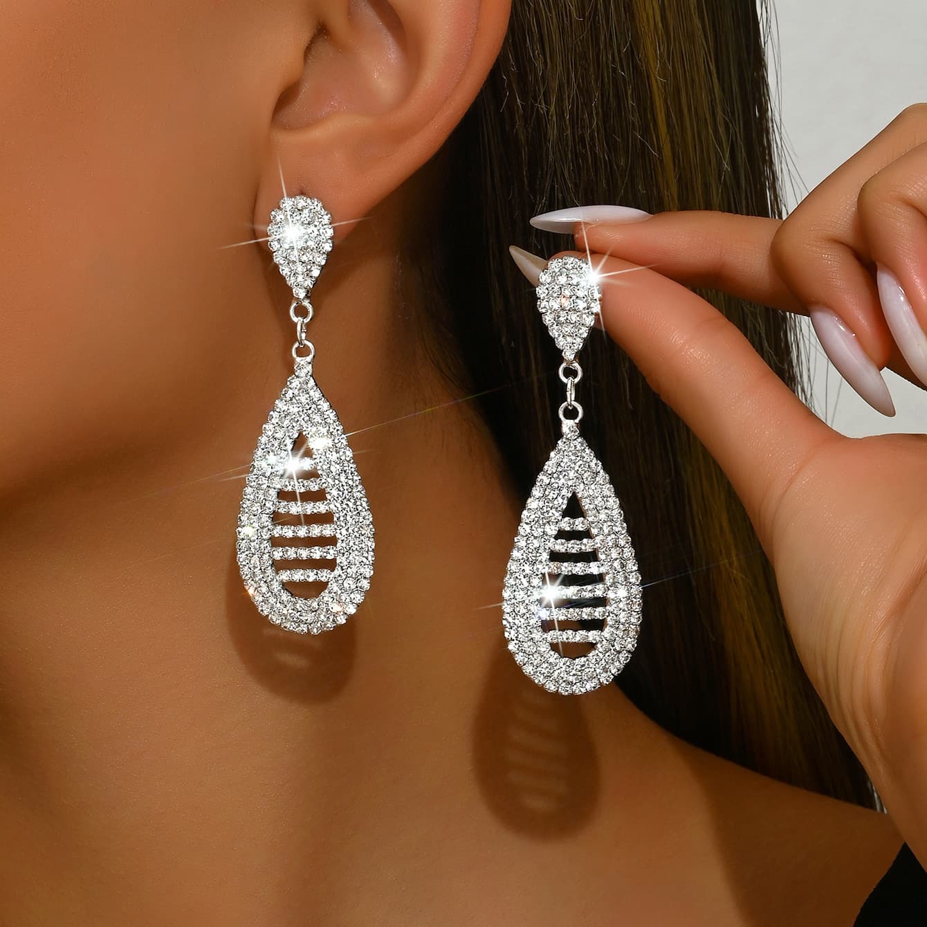 Unisex Heavy Duty Luxury Long Water Drop Earrings For Women Fashion Shiny Rhinestone Temperament Earrings Ear Jewelry