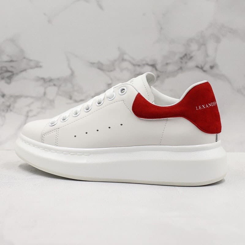 Chaussures blanches Mc Queen en cuir de vachette de haute qualité pour femmes 2023, nouvelles chaussures de sport décontractées à semelle épaiss