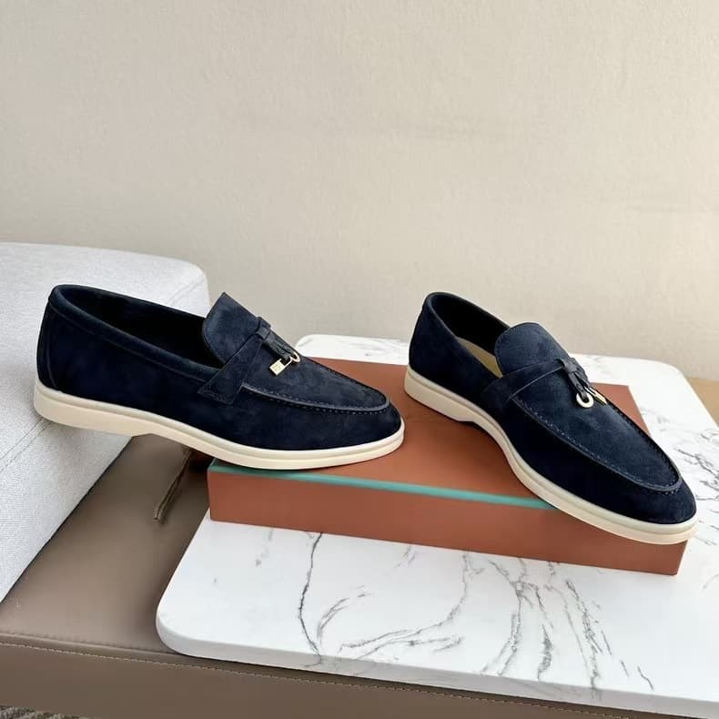 Mocassins assortis haut de gamme en cuir de vache LP avec pendentif à pompon et semelle plate à surface souple