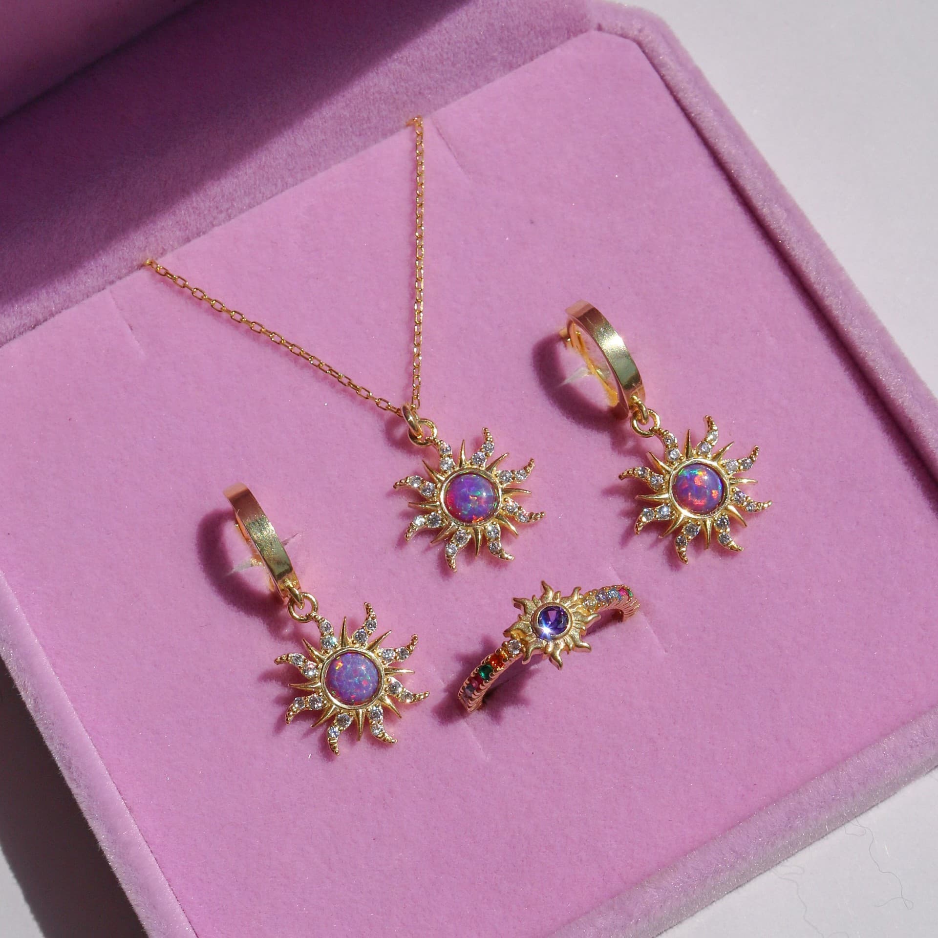 Opal necklace retro dopamine necklace opal pendant micro inlaid zircon pendant