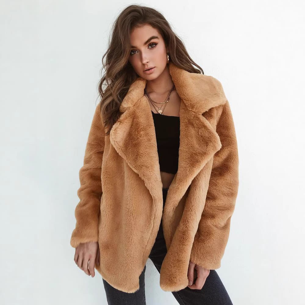 Trendy Winter Faux Fur Collar Coat For Women - Oversized Streetwear Jacket With Long Sleeves & Stylish Lapel