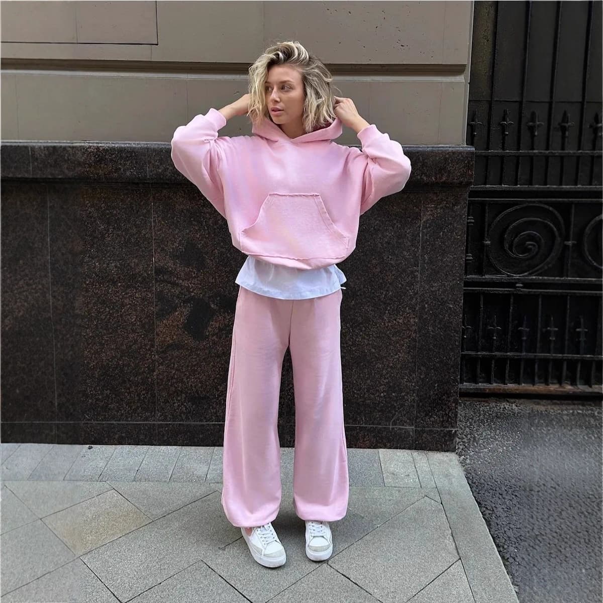 ​​Trendy Hooded Sweatshirt & Jogger Set – Streetwear Casual Outfit (White/Black/Beige/Pink)​​ Fashion Trends