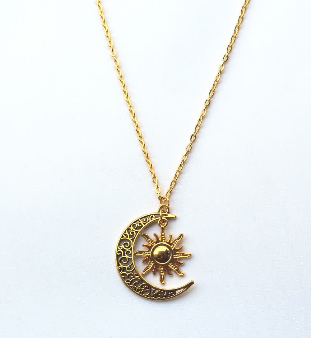 Women's sun and moon necklace vintage gold necklace pendant Gothic 2023 trend jewelry providential aesthetic jewelry