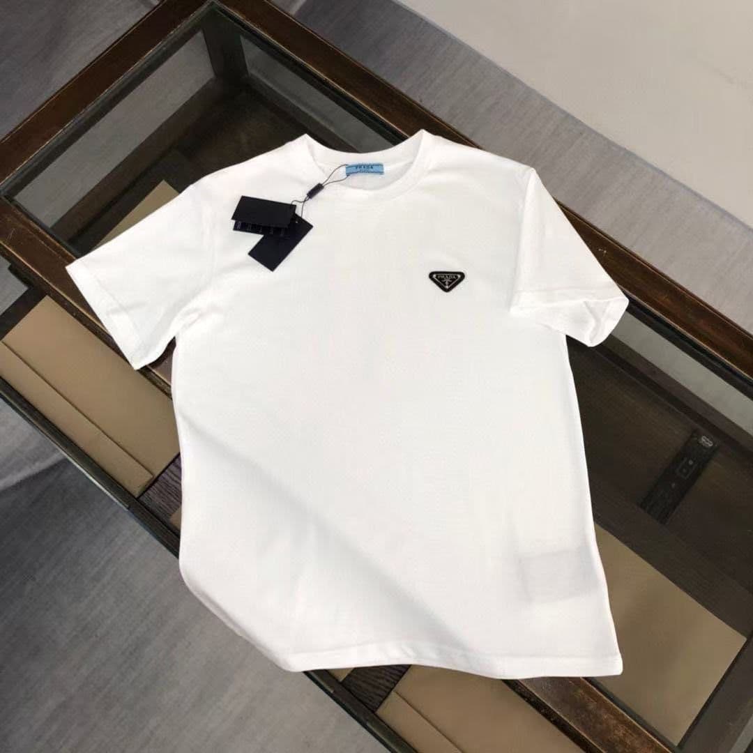 T-shirt triangle en métal de luxe pour l'été, col rond, tendance, polyvalent, court, unisexe, décontracté, manches mi-longues