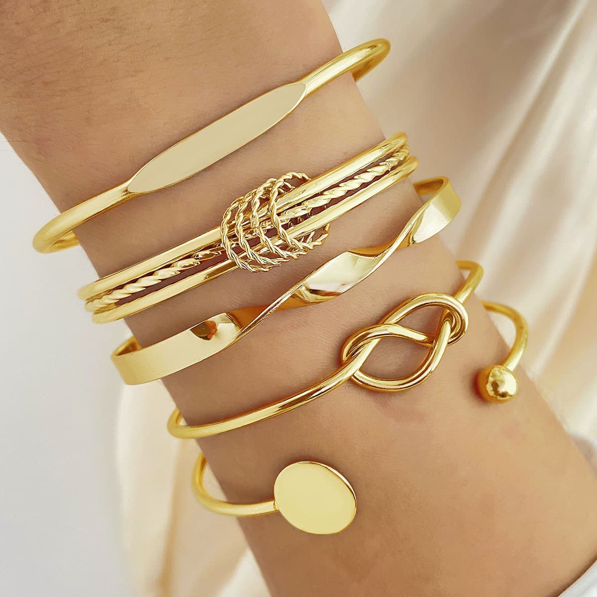 European And American Cross-Border New Creative Simple Elegant Women's Twisted Hip-Hop Style Knotted Niche Bracelet