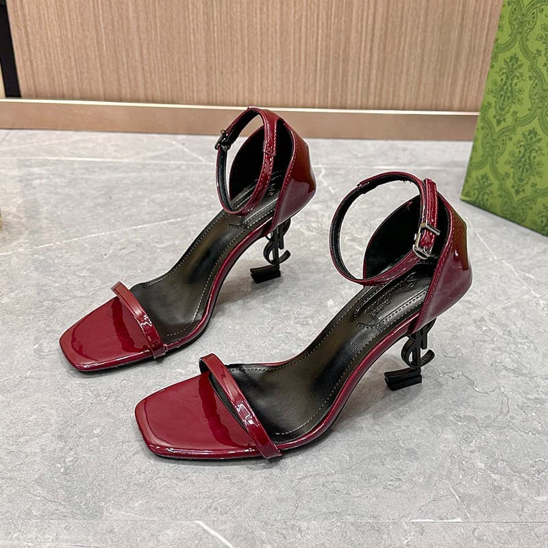 Escarpins à talons aiguilles et bride unique, style tendance, ornés de strass, style carré, collection été 2025