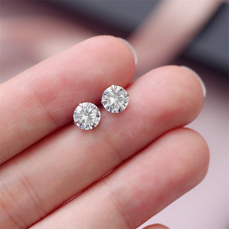 Boucles d'oreilles unisexes en argent pur étincelant, ornées de zircon et de mini diamants blancs.