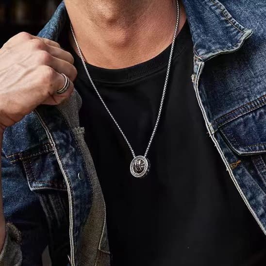 Men's Jewelry Thorn Skull Necklace Men's Double Ring Design Niche All Match Retro Personality Accessory Pendant