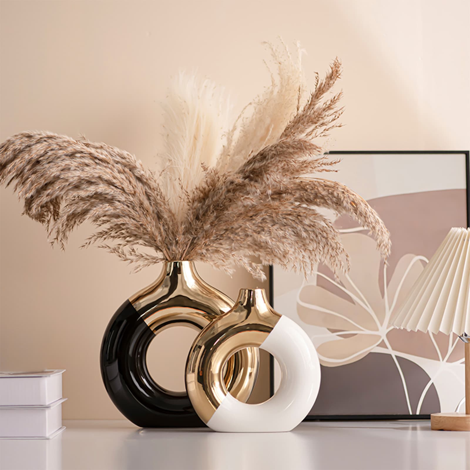 Ensemble de vases nordiques en céramique aux accents dorés – Fabriqués à la main pour la décoration intérieure, les compositions florales et les cadeaux élégants (noir et blanc, plusieurs tailles)