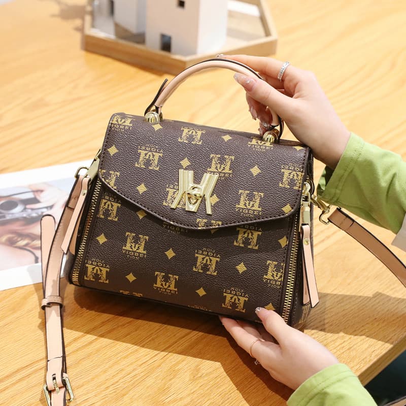 Women's Shoulder Bag, New Model On The Market, Top Quality, Large Capacity, Versatile Small Square Bag, Classic Messenger Bag For Work.
