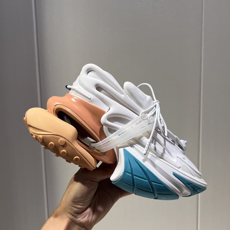 Chaussures de sport rehaussantes à semelles épaisses, inspirées de l'espace et inspirées des vaisseaux spatiaux.