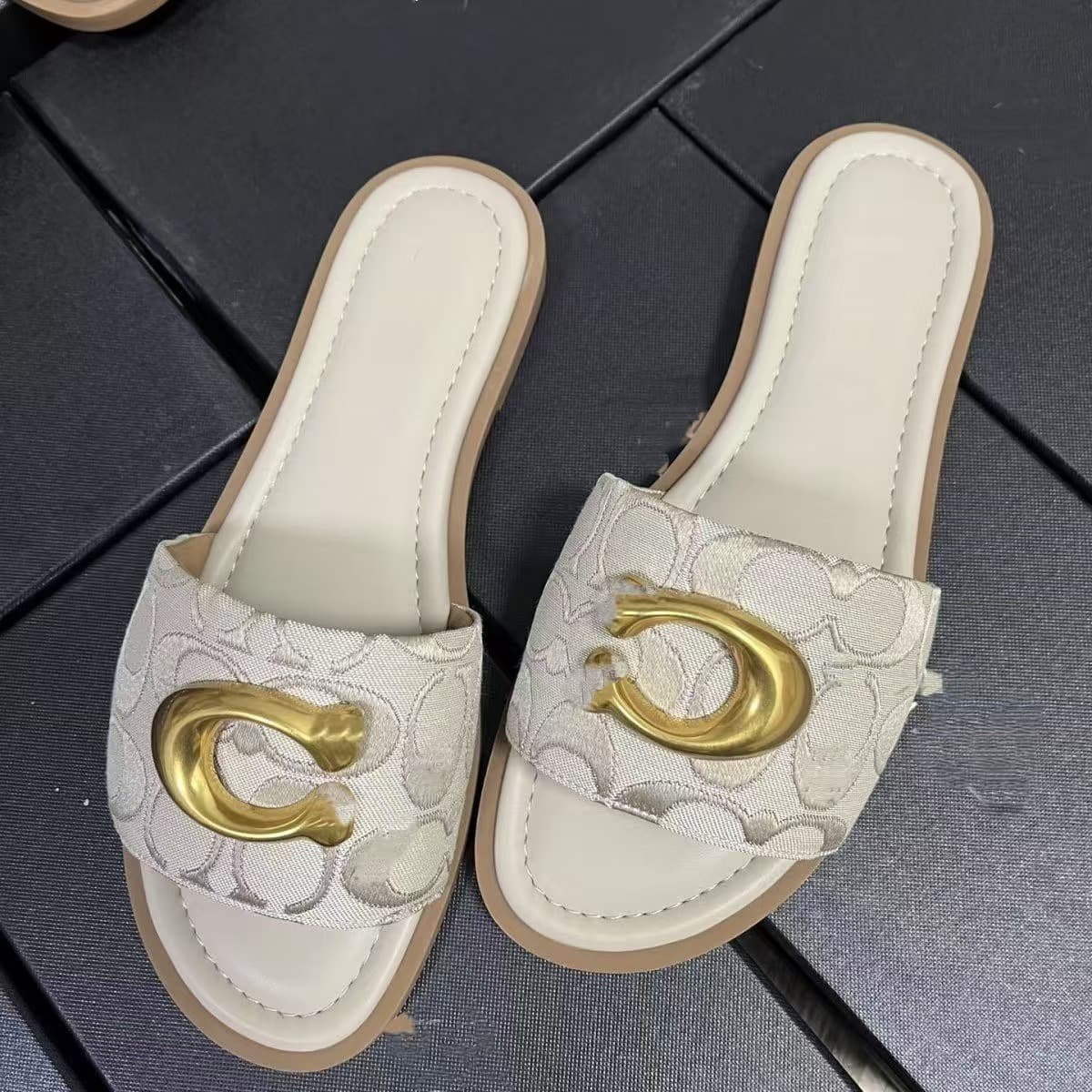 Sandales plates pour femmes, collection été 2025, en cuir de vachette importé. Modèle décontracté, polyvalent et tendance. Pantoufles en cuir s
