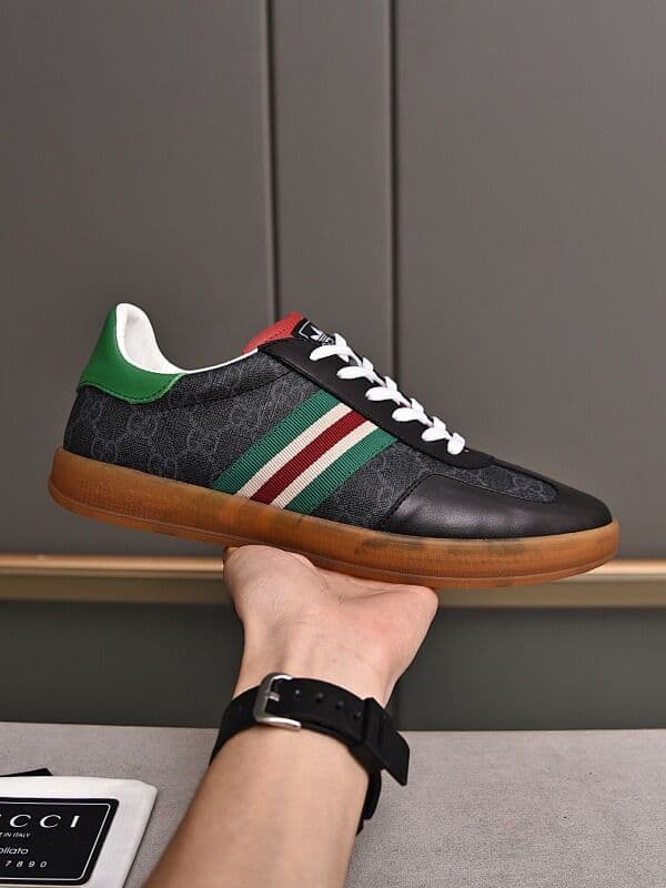 Chaussures de surf Gucci Joint pour hommes, idéales pour les sports et loisirs de plein air