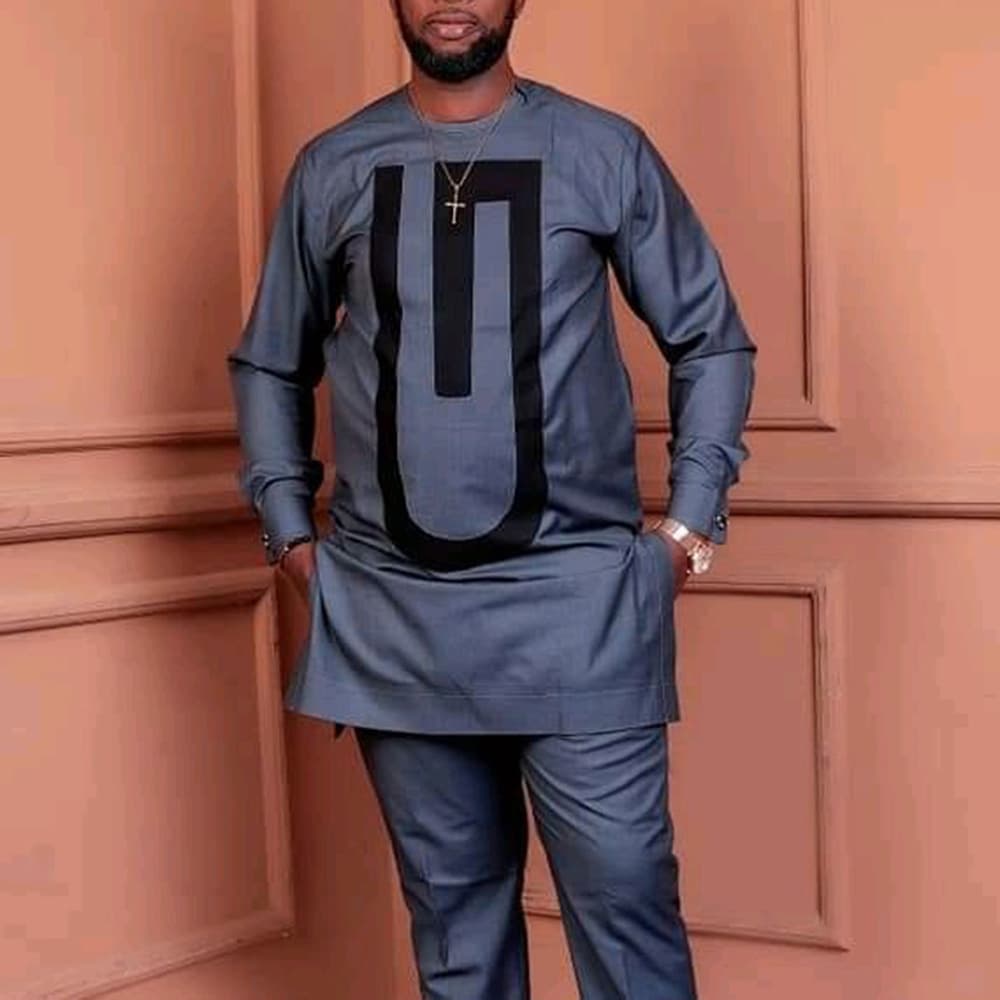 Costume noir africain décontracté brodé pour homme, manches longues, idéal pour les mariages et les banquets.