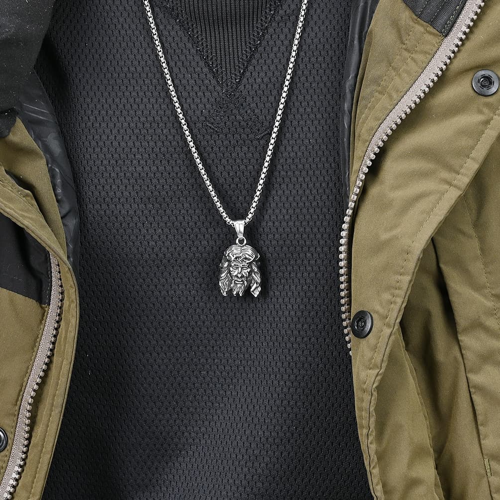 Retro old Jesus head portrait titanium steel necklace literary personality men's wear pendant pendant