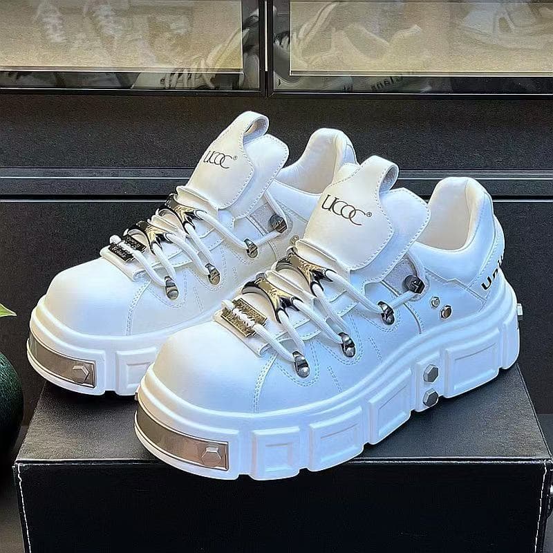 Popular Online Men's Shoes, 2026 New European Style, Thick Soled, Height Increasing, Casual Sneakers, Niche Design.