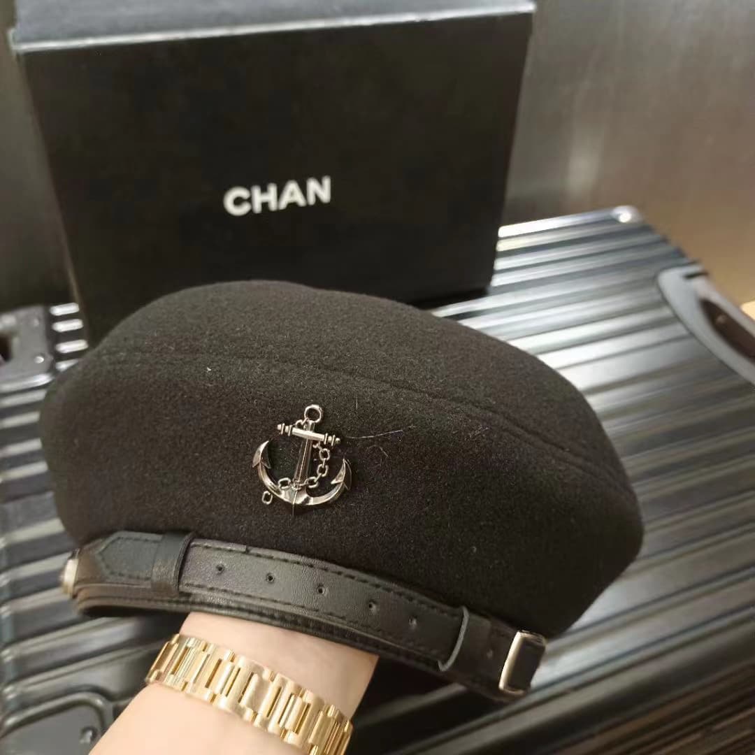 Women's Berets retro belt buckle anchor beret spring and autumn Korean style black face-showing little painter hat woolen beret hat