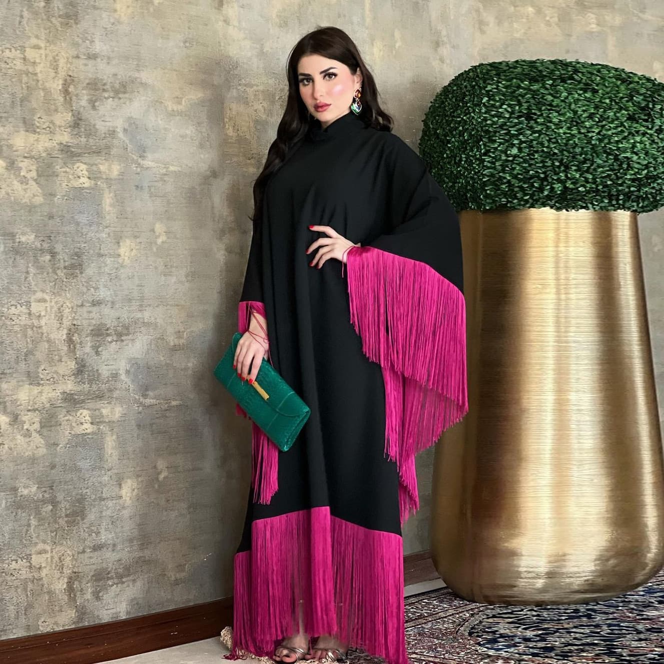 MQ119 Modest Middle Eastern Robe Muslim Women Batwing Sleeve Tassel Kaftan High Fashion Dress