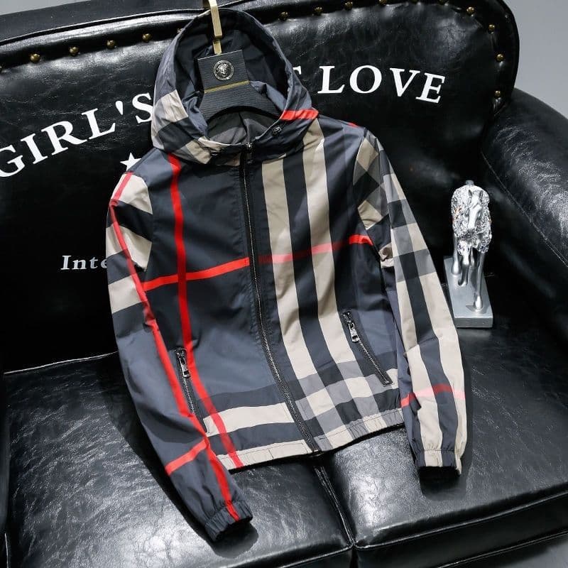 Veste à carreaux à capuche style européen printemps-automne pour homme, coupe ajustée, rayures décontractées et polyvalentes