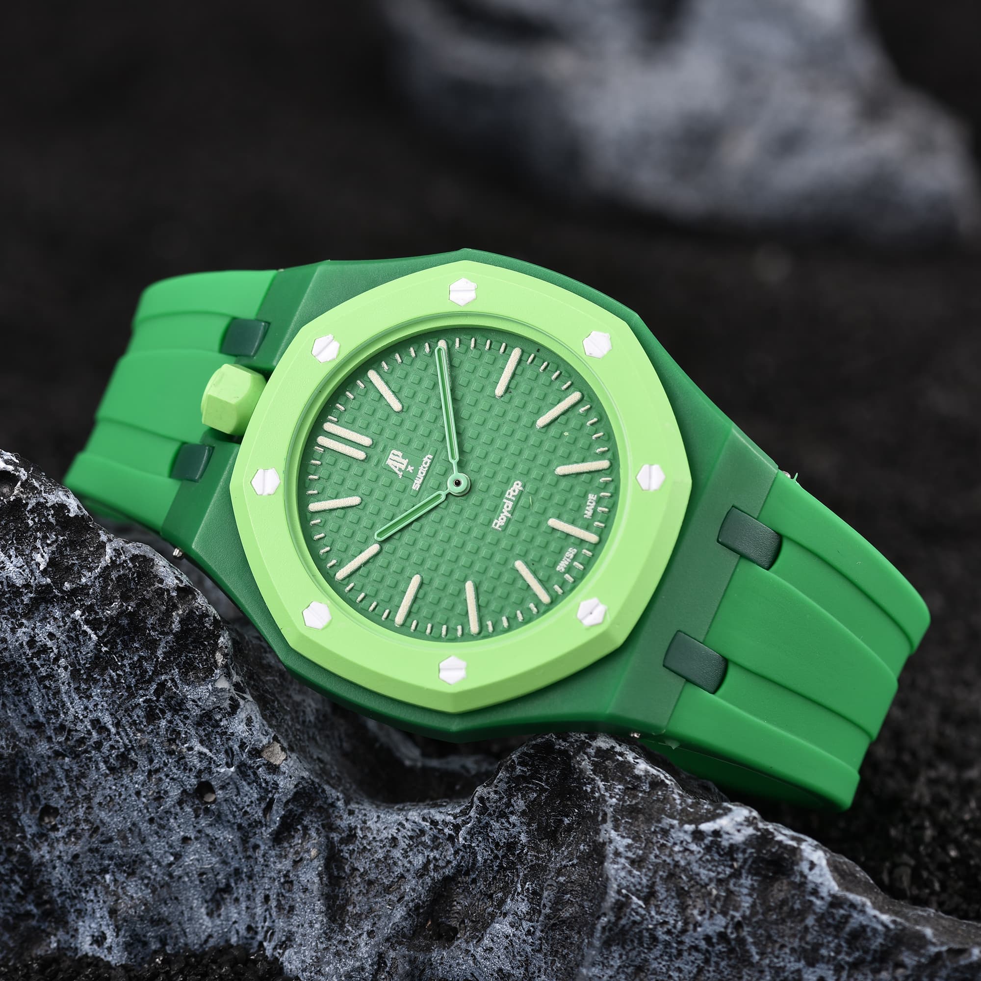 Montre homme AP Swatch en édition limitée, à mouvement quartz : un incontournable de la mode.