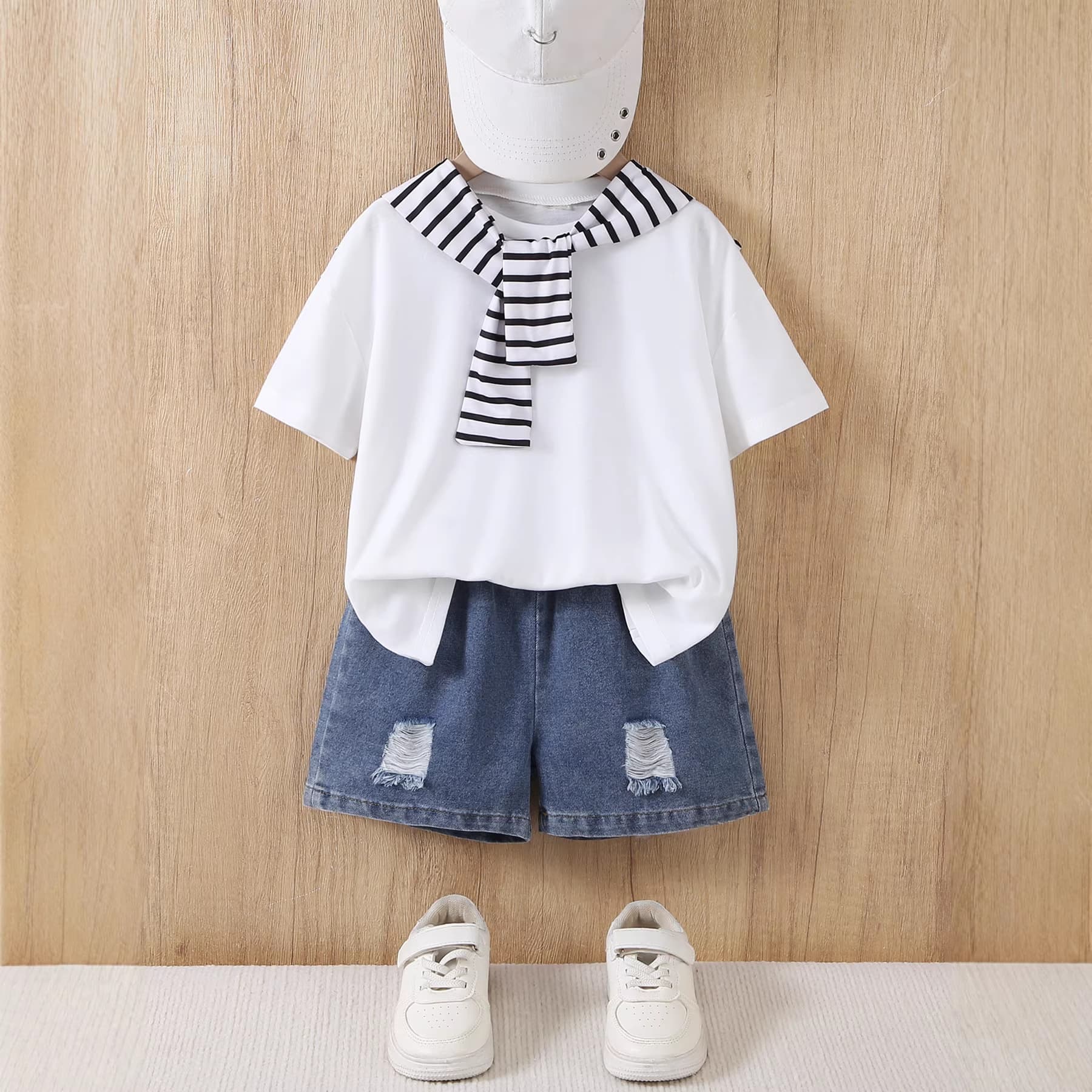 Korean Style Boys' Short Sleeved T-Shirt And Loose Jeans Two Piece Set Trendy Children's Clothing For Toddler Boys (3-7Y)