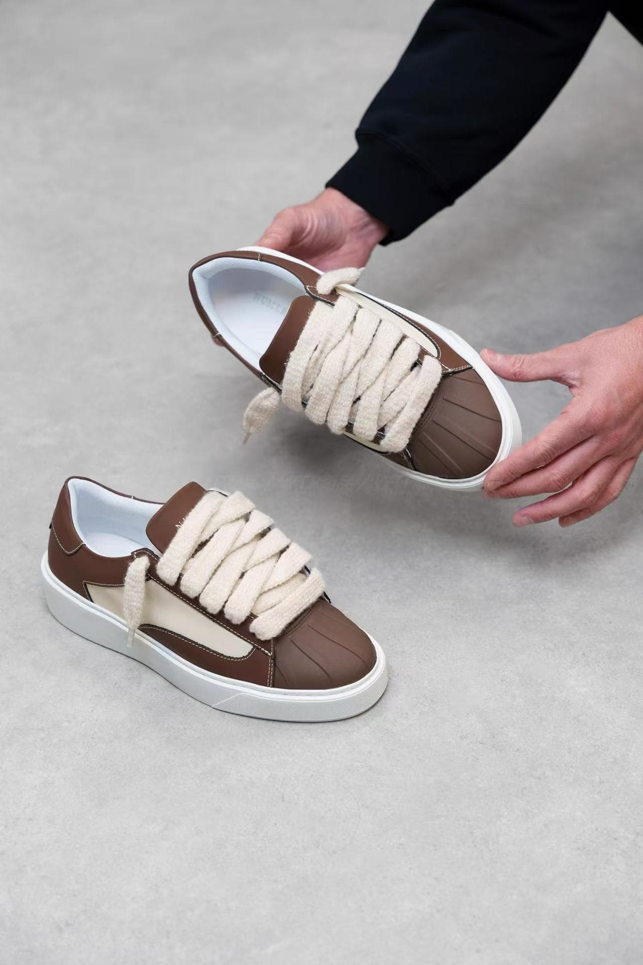 Chaussures Numeris, baskets décontractées pour hommes, plates, à bout rond, à lacets, baskets classiques et polyvalentes en cuir véritable.