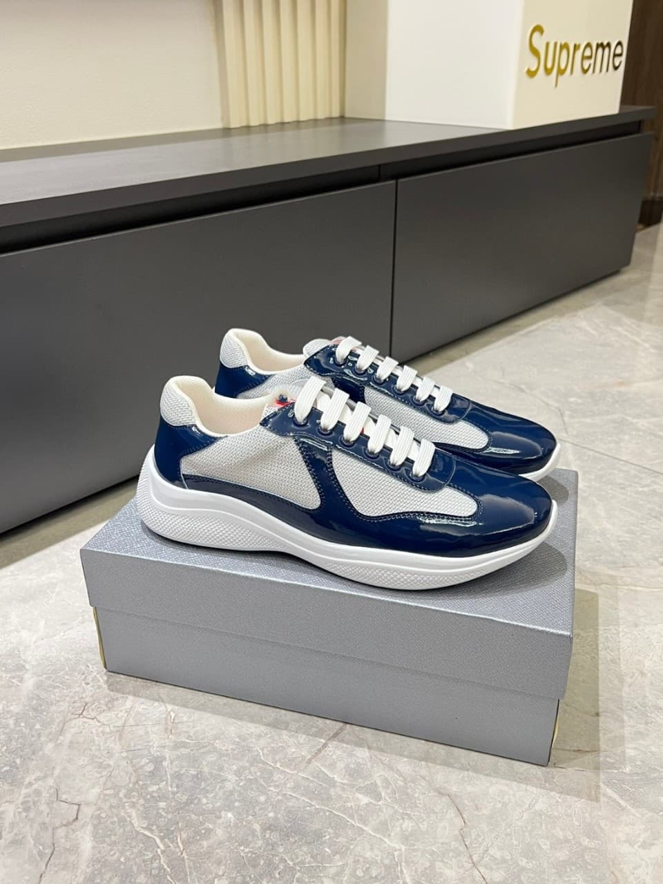 Chaussures de sport décontractées authentiques pour hommes de marque P, style coupe de l'Amérique, en cuir verni brillant, style couple