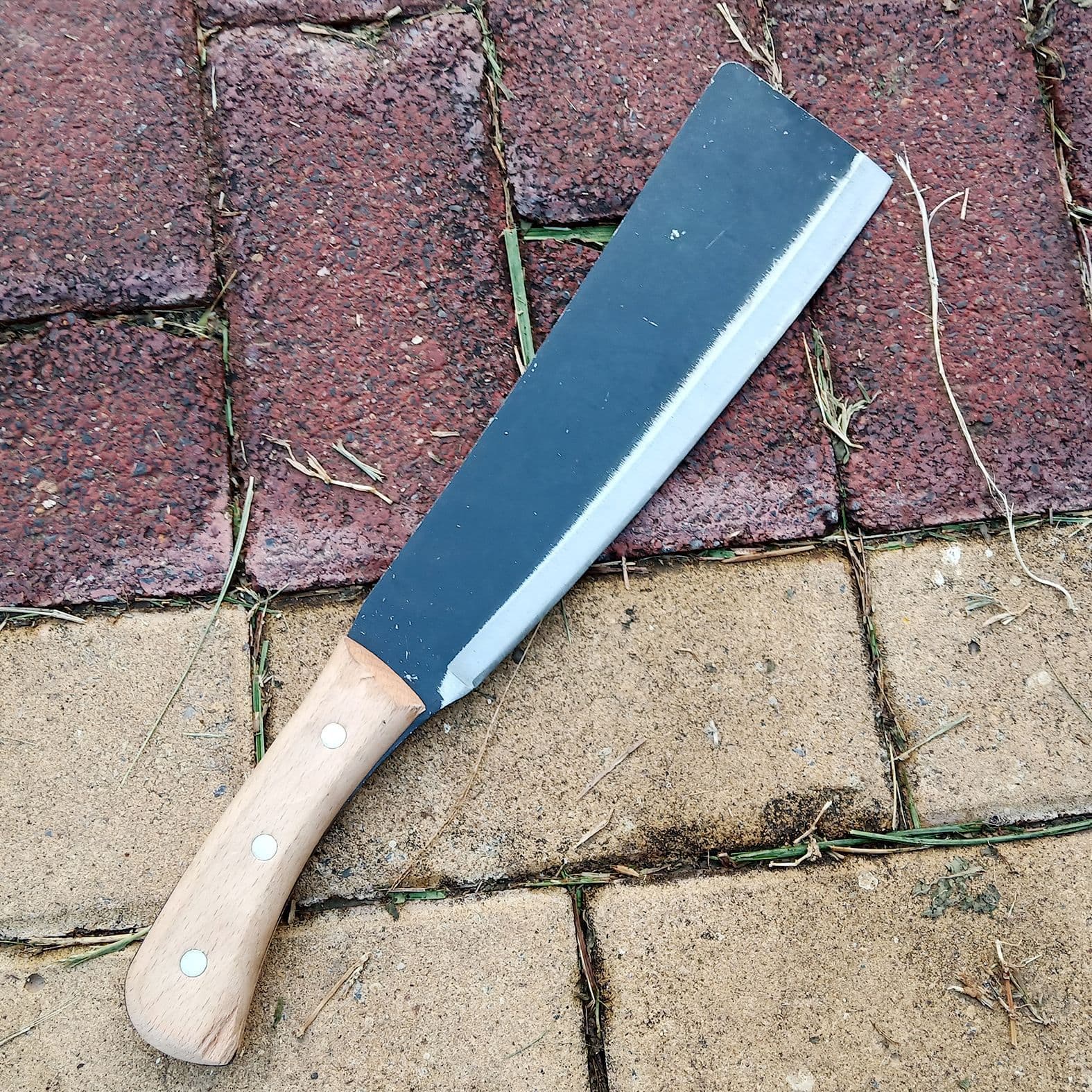 Professional Manganese Steel Machete For Forestry, Farming & Outdoor Use – Heavy-Duty Wood Chopping & Bush Clearing Tool With Ergonomic Wooden Handle