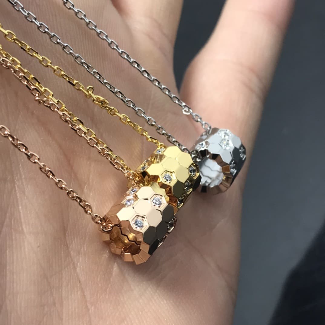 Golden version honeycomb diamond necklace, light luxury and niche necklace, female petite waist pendant, honeycomb collarbone chain
